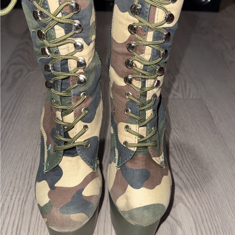 Pleaser Camouflage Combat Boots